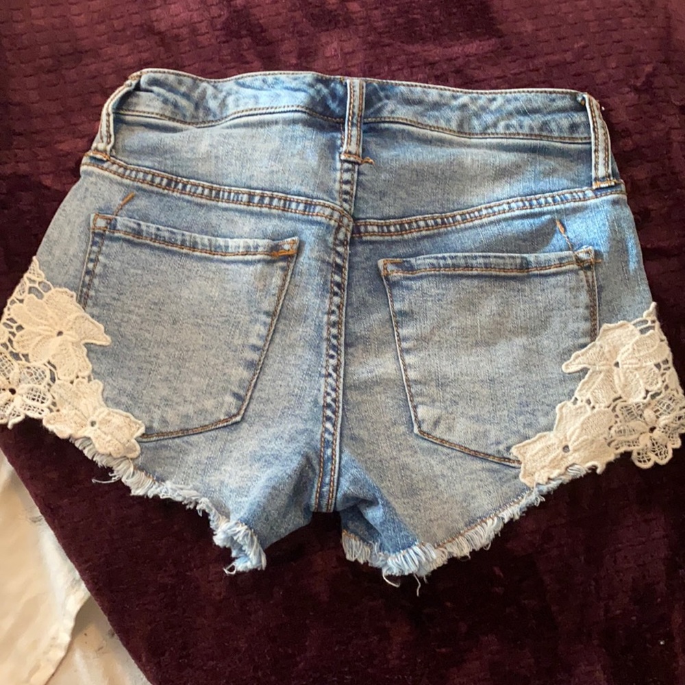 Mossimo high rise Jean shorts with lace🔴 - Picture 5 of 6
